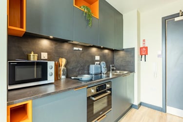 1 bed studio, Upper North Street, Brighton, BN24AA - Image 13